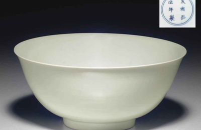 A fine and rare white-glazed bowl, Hongzhi six-character mark in underglaze blue within a double circle and of the period