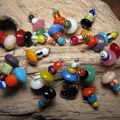Bracelet "jardin d'enfant" en fil cablé et perles multicolores
