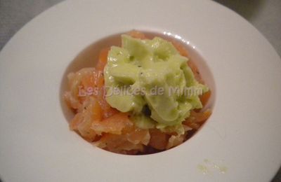 Verrine de saumon fumé et espuma d'avocat