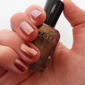 ZOYA Faye / Tuto nail art au scotch