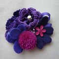 Broche mauve 