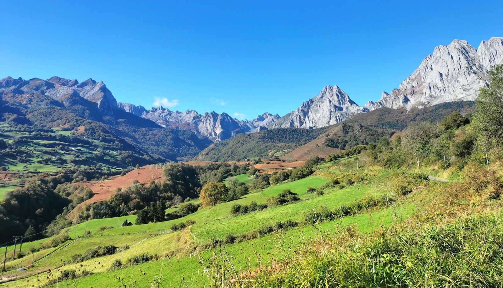Lescun, sur la route, le cirque en automne (64)