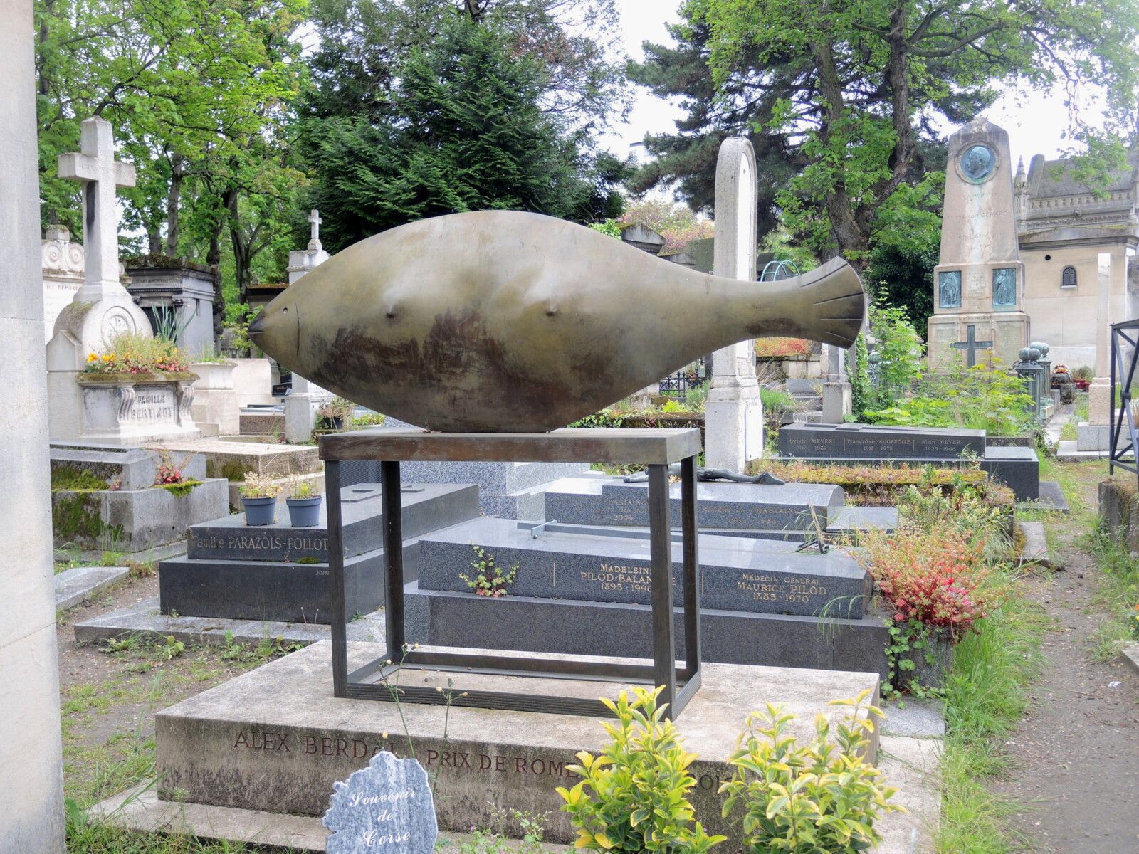 Paris, cimetière Montparnassse, Tombe de Alex Berdal (75)