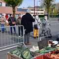 MARCHÉ : SERVICE MINIMUM ET INTÉRÊT MAXIMUM.