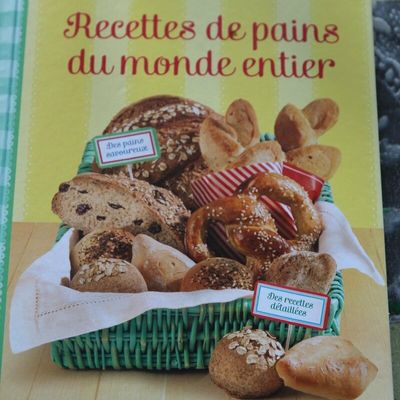 Pain à effeuiller à la cannelle et présentation du livre "Recettes de pains du monde entier" des éditions Usborne
