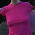 Haut rose Fluo transparent T-S/M 5€ 