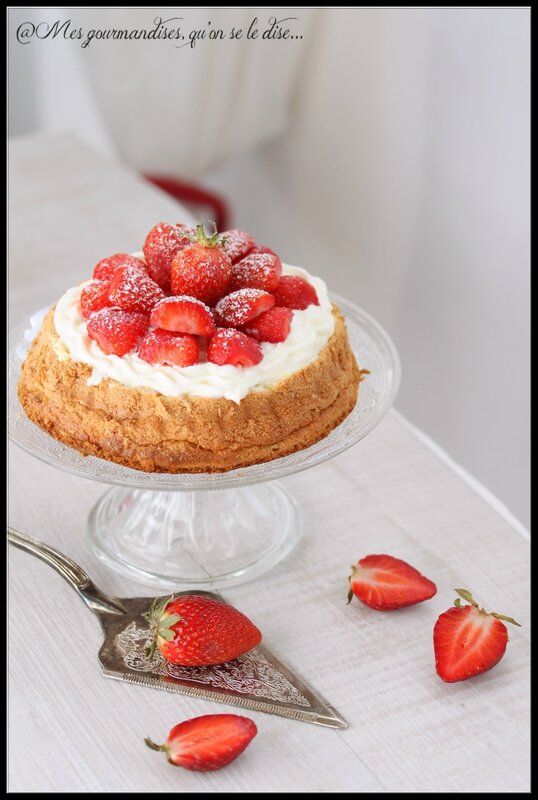 nid de pâques, fraises, chantilly au mascarpone, génoise