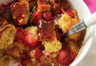 BRIOCHE PERDUE AUX FRAISES EN PUDDING AU MICRO ONDES