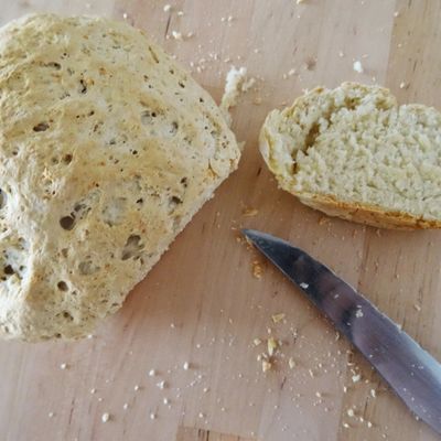 Pain Rustique à l'Ail et au Poivre