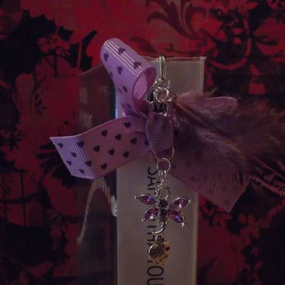 marque page libellule mauve