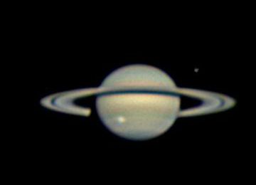 Saturne secouée par une violente tempète!