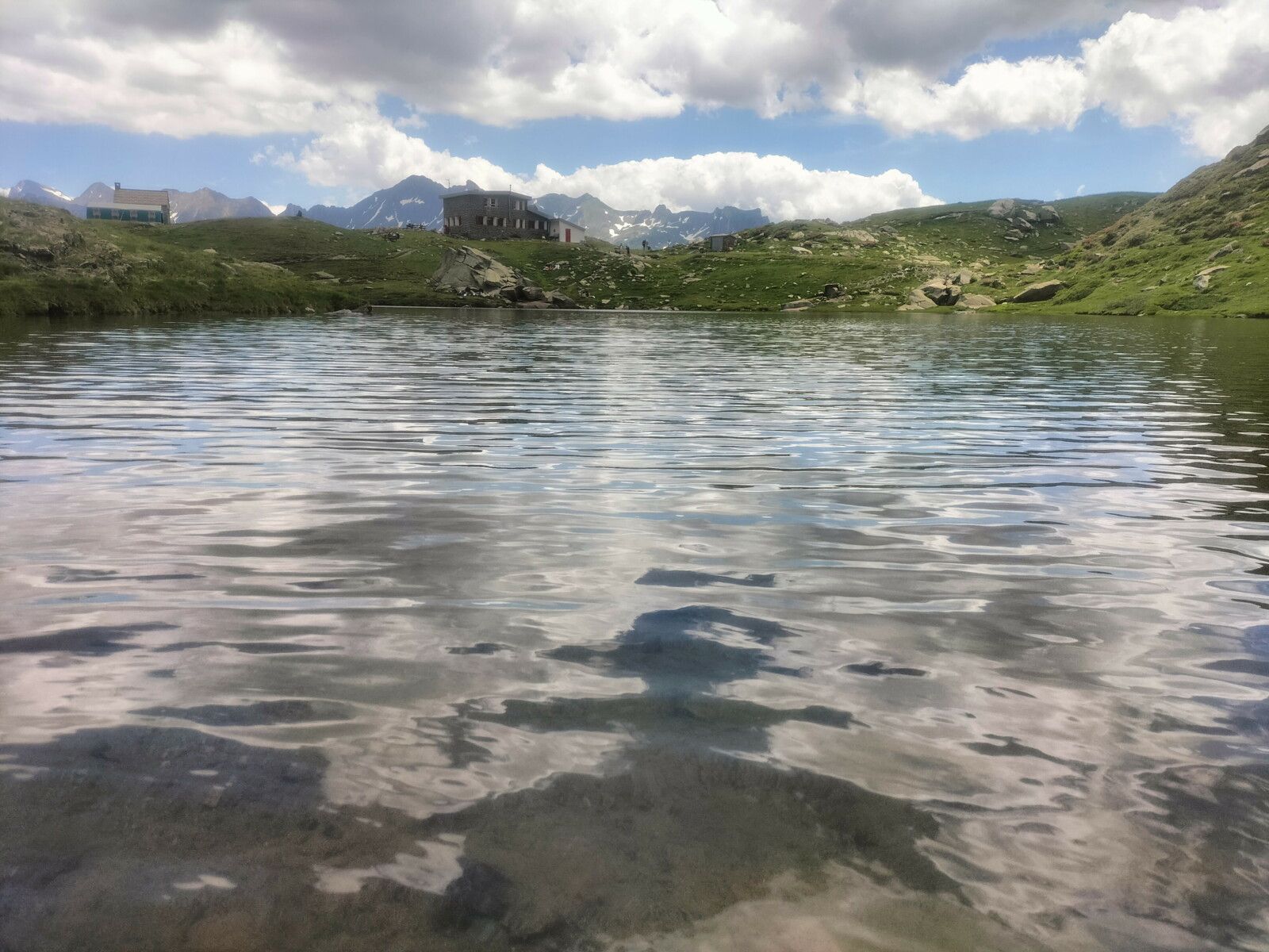 Lac de Pombie, rando Pombie-Peyreget, au ras de l'eau (64)