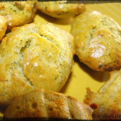 Madeleines pesto-pignons et parmesan