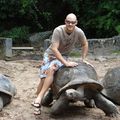 Un gars, une fille aux Seychelles