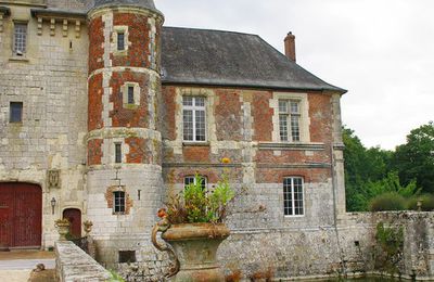 LA CHAMPAGNE - ESTERNAY -BELLE FRANCE - GUY PEINTURIER - LE VAIROIS