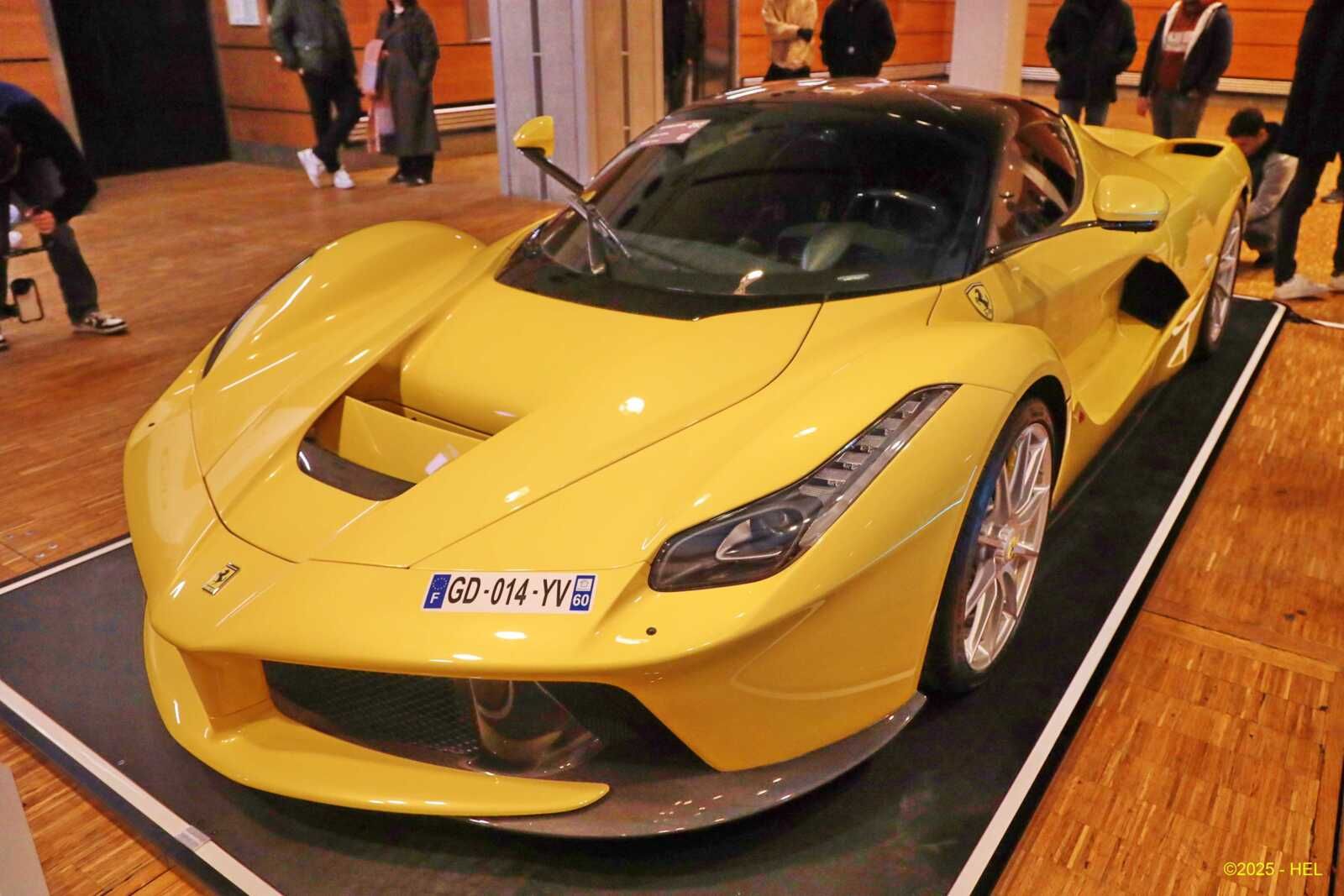 Ferrari LaFerrari #208219_01 - 2015 [I] HL_GF