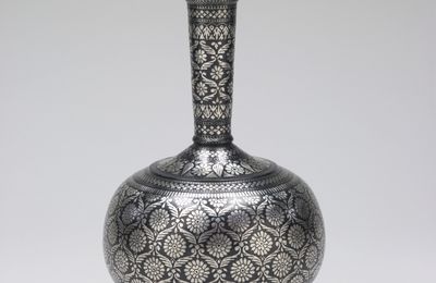 Bottle, Indian, Mughal dynasty, 18th century