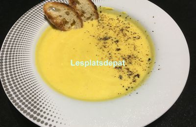 Soupe au lait de courge au lard fumé