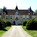 Château de ROZOY-BELLEVALLE au printemps