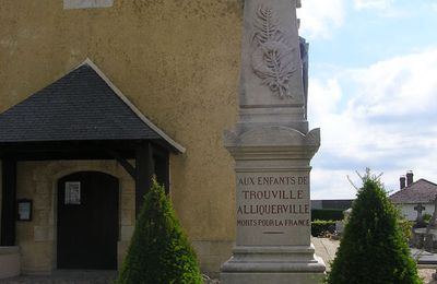 Trouville Alliquerville : Le monument aux morts