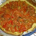 Tarte à la tomate sur son lit de moutarde à l'ancienne