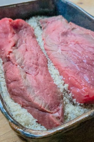 Pastirma  - viande séchée aux épices - @GregCookAndRoll - www.cookandroll.eu