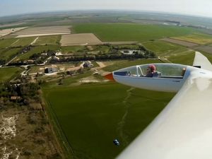 LE VOL PAISIBLE DU PLANEUR.