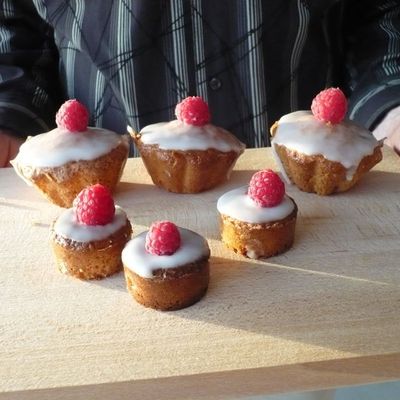 cupcakes à l'arôme de rose et à la framboise