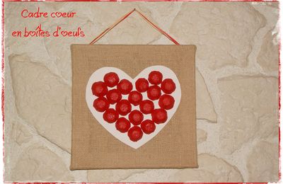 Cadre coeur en boîtes d'oeufs