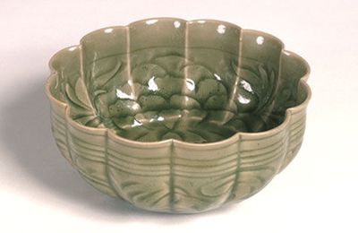 Chinese Ceramics from the Asia Society collection : Cusped Bowl. China, Shaanxi Province; Northern Song period (960-1127)