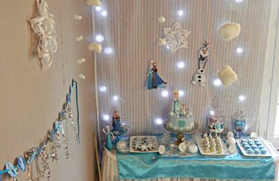 Fête d'anniversaire "la reine des neiges" et sa sweet table - Frozen birthday party