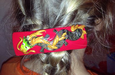 barette dragon en pate polymere, polymer clay dragon hair clip