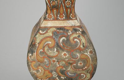 Square-Sectioned Jar (Fanghu), Western Han dynasty, 206 BCE–9 CE