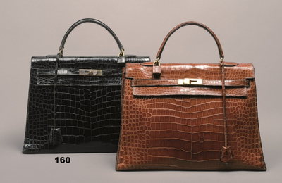 Hermès Paris. Sac Kelly, 35 cm, en crocodile noir & Sac Kelly, 35 cm, en crocodile camel. Année 1950