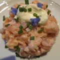 Tartare de saumon et sa quenelle de crème à la mertensia