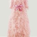 Balenciaga Haute Couture, automne-hiver 1965-1966. Robe du soir en plumetis de brivet entièrement appliqué de plumes d'autruche 
