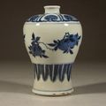 Blue & White 三多 Sanduo Meiping Vase, 清代 Qing Dynasty, 康熙 Kangxi Period (1662-1722)
