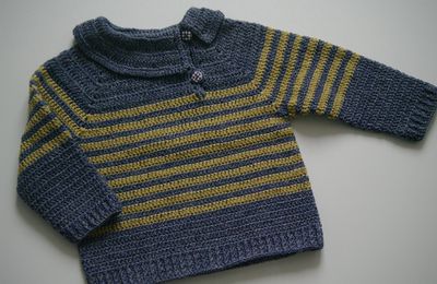 Crocheter un petit pull marin pour garçonnet