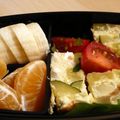 Bento sushi/makis et terrine de courgettes/feta