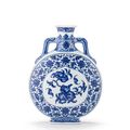 A rare Imperial Ming-style blue and white 'peach' pilgrim flask, bianhu, Daoguang seal mark and of the period (1821-1850)