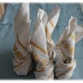 Pliage de serviettes en forme de bougie