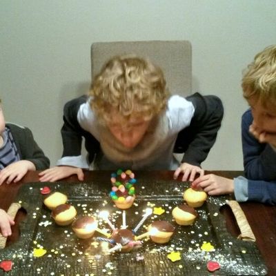 Huit...8...Huit...8....Huit