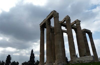 Athènes.. de la porte d'Hadrien au Monastère de Kaissariani 