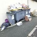 NOTRE RESIDENCE ET CES POUBELLES