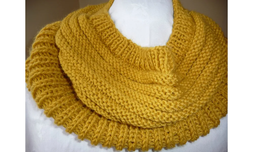 Col-snood couleur moutarde