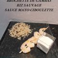 BROCHETTE DE GAMBAS ET RIZ SAUVAGE