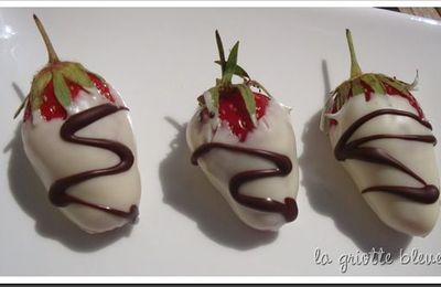 Fraises déguisées, chocolat blanc, chocolat noir