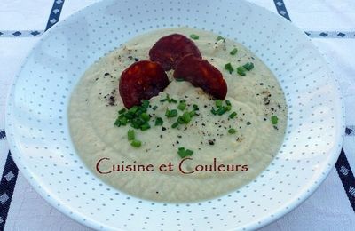 Cuisine des restes : crème de chou fleur au jus de moules, chips de chorizo