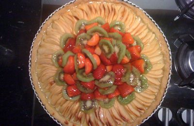 tarte pommes fraises kiwis