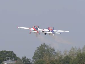 Un curieux appareil bi-fuselage : Le YAK 110